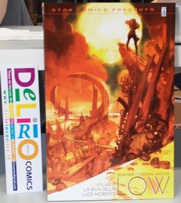 Immagine di LOW - LA RIVA DELLA LUCE MORENTE 003