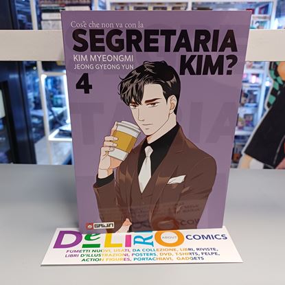Immagine di COS'E' CHE NON VA CON LA SEGRETARIA KIM? 004