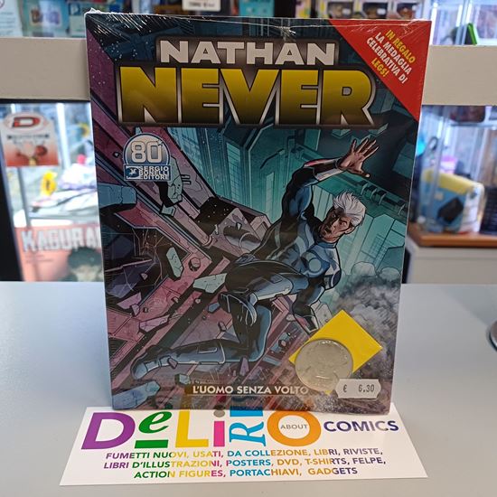 Immagine di L'UOMO SENZA VOLTO + MEDAGLIA