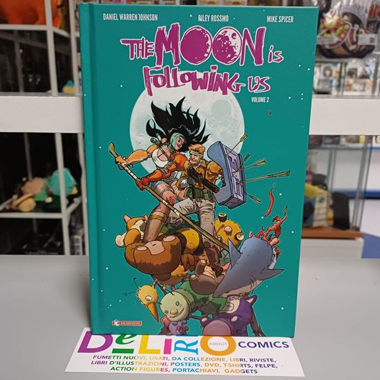 Immagine di THE MOON IS FOLLOWING US 002