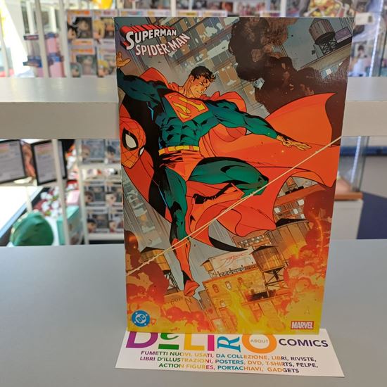 Immagine di SUPERMAN/SPIDER-MAN WRAPAROUND VARIANT DI JORGE JIMENEZ